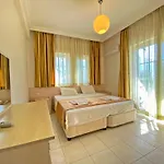 Apartment Gold 6